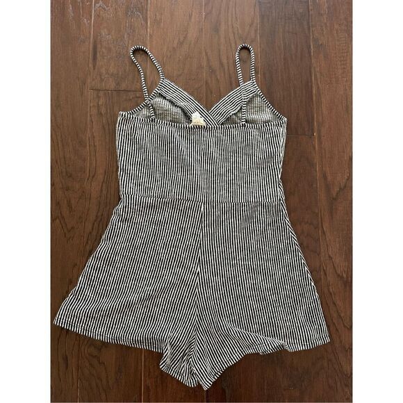 Caution to the Wind Romper - Picture 2 of 5